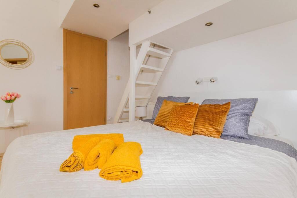 בודפשט Trendy 2 Room Flat, Next To Corvin Mall Free Huge Garage! Ac,Dishwasher,Washmachine, Smart Tv מראה חיצוני תמונה