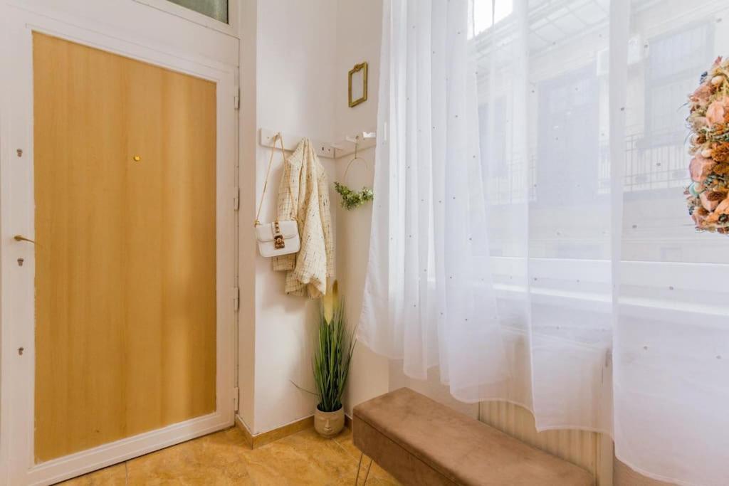 בודפשט Trendy 2 Room Flat, Next To Corvin Mall Free Huge Garage! Ac,Dishwasher,Washmachine, Smart Tv מראה חיצוני תמונה