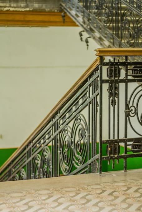 בודפשט Trendy 2 Room Flat, Next To Corvin Mall Free Huge Garage! Ac,Dishwasher,Washmachine, Smart Tv מראה חיצוני תמונה