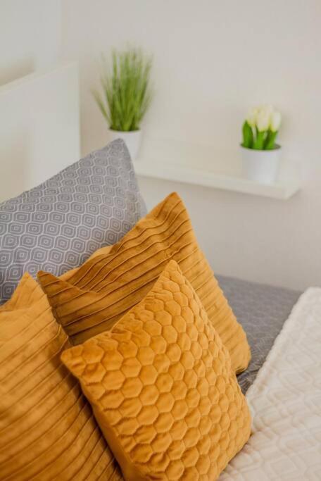 בודפשט Trendy 2 Room Flat, Next To Corvin Mall Free Huge Garage! Ac,Dishwasher,Washmachine, Smart Tv מראה חיצוני תמונה