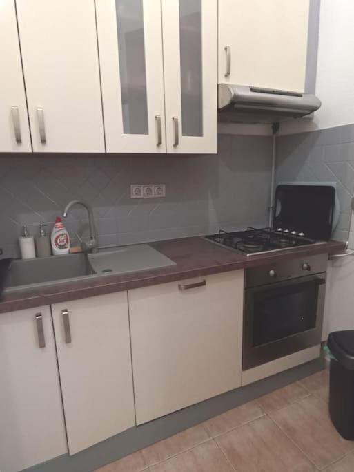 בודפשט Trendy 2 Room Flat, Next To Corvin Mall Free Huge Garage! Ac,Dishwasher,Washmachine, Smart Tv מראה חיצוני תמונה