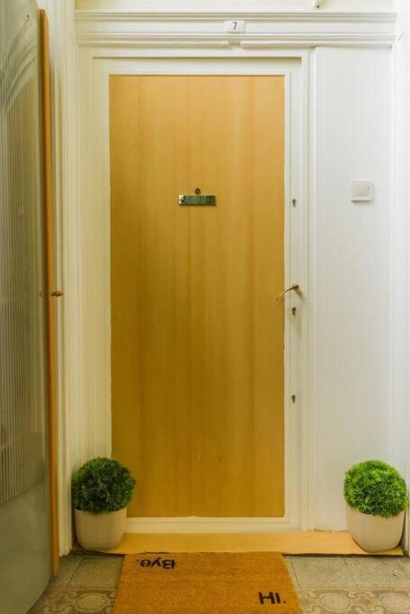 בודפשט Trendy 2 Room Flat, Next To Corvin Mall Free Huge Garage! Ac,Dishwasher,Washmachine, Smart Tv מראה חיצוני תמונה
