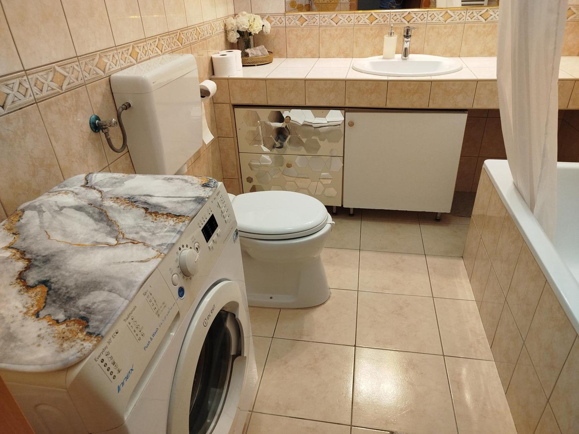 בודפשט Trendy 2 Room Flat, Next To Corvin Mall Free Huge Garage! Ac,Dishwasher,Washmachine, Smart Tv מראה חיצוני תמונה